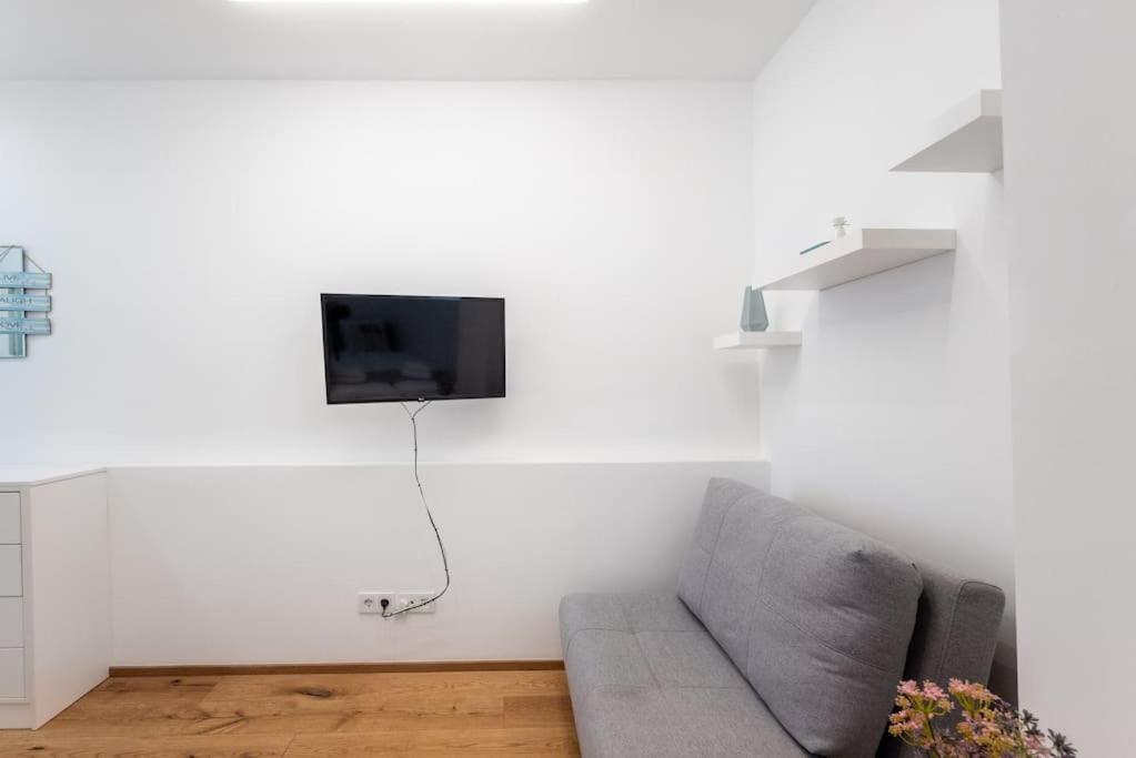 Cozy 5min To Center By Hm Apartment *